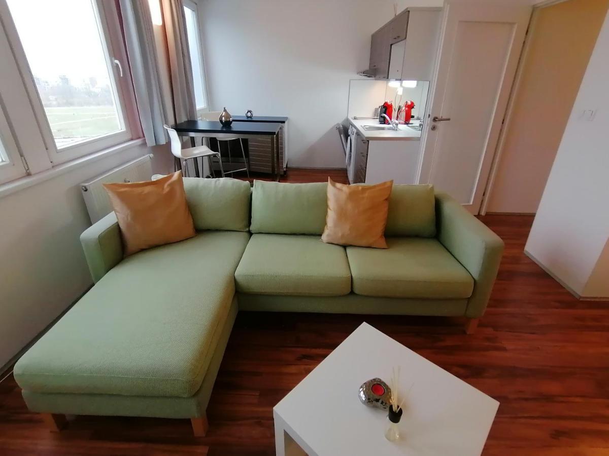 Golden Family Apartments ปราก ภายนอก รูปภาพ