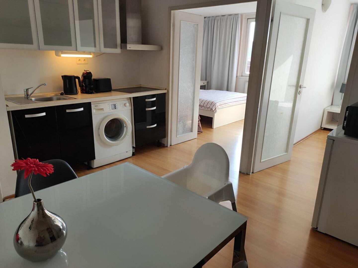 Golden Family Apartments ปราก ภายนอก รูปภาพ