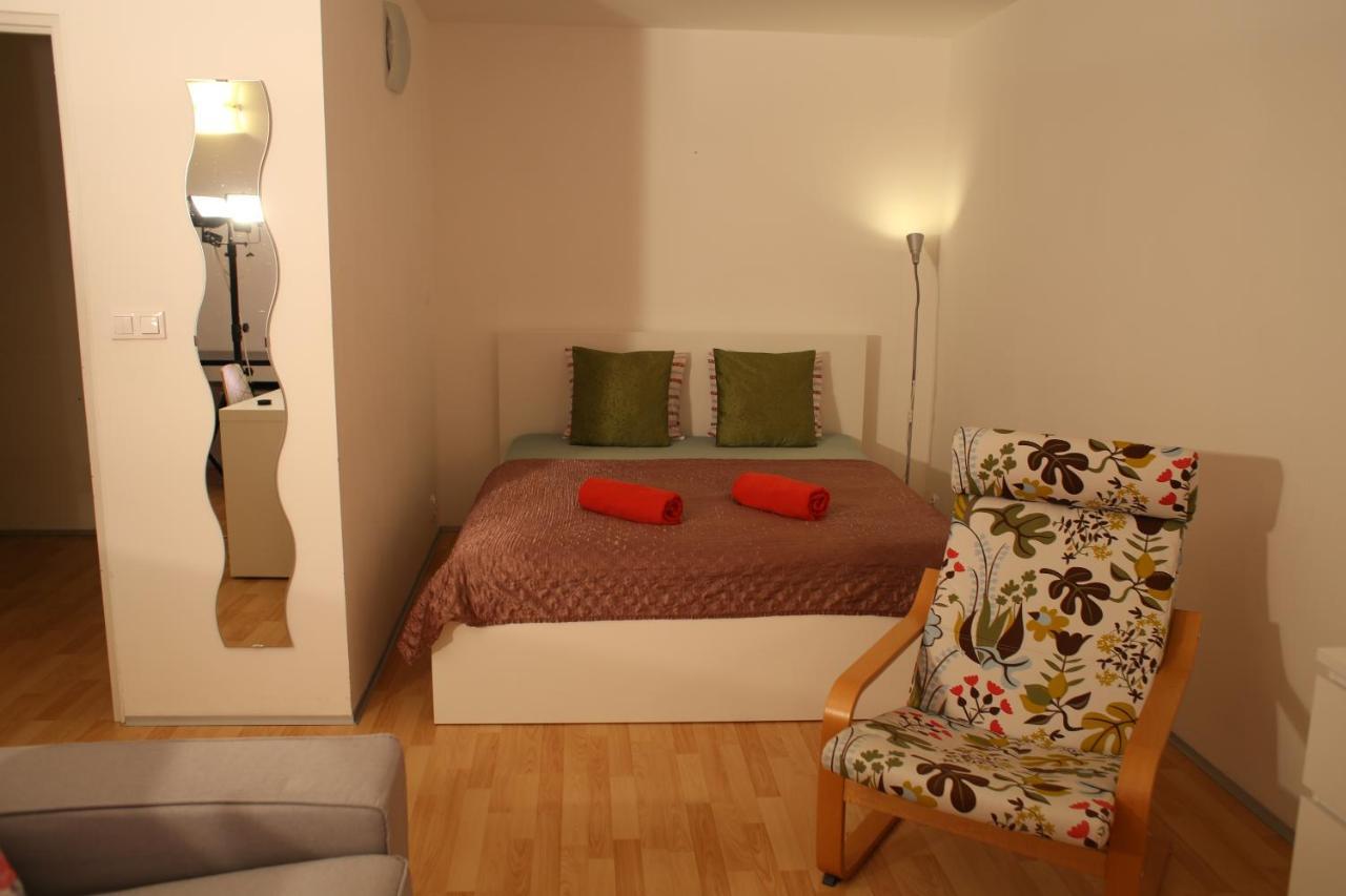 Golden Family Apartments ปราก ภายนอก รูปภาพ