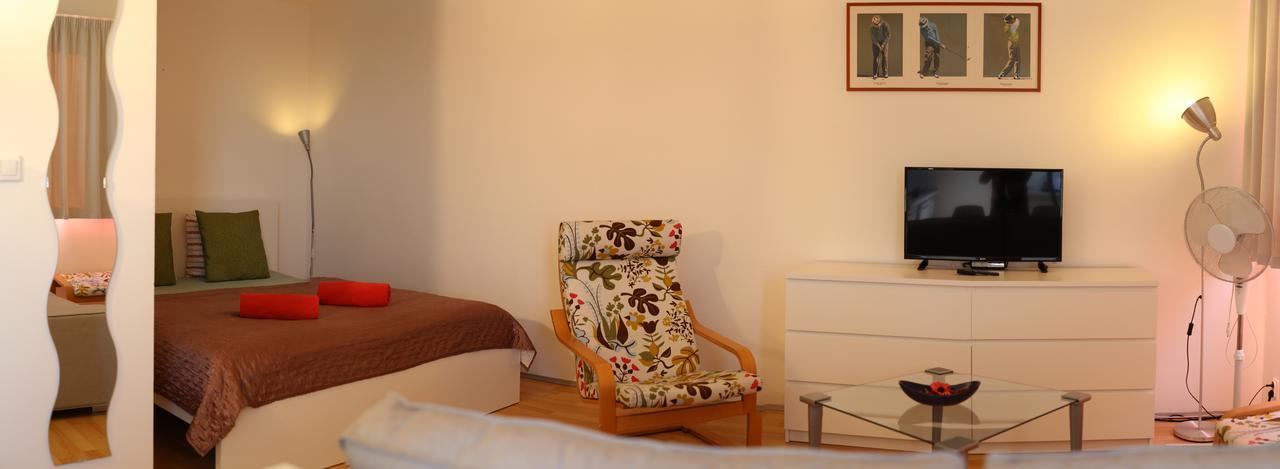 Golden Family Apartments ปราก ภายนอก รูปภาพ