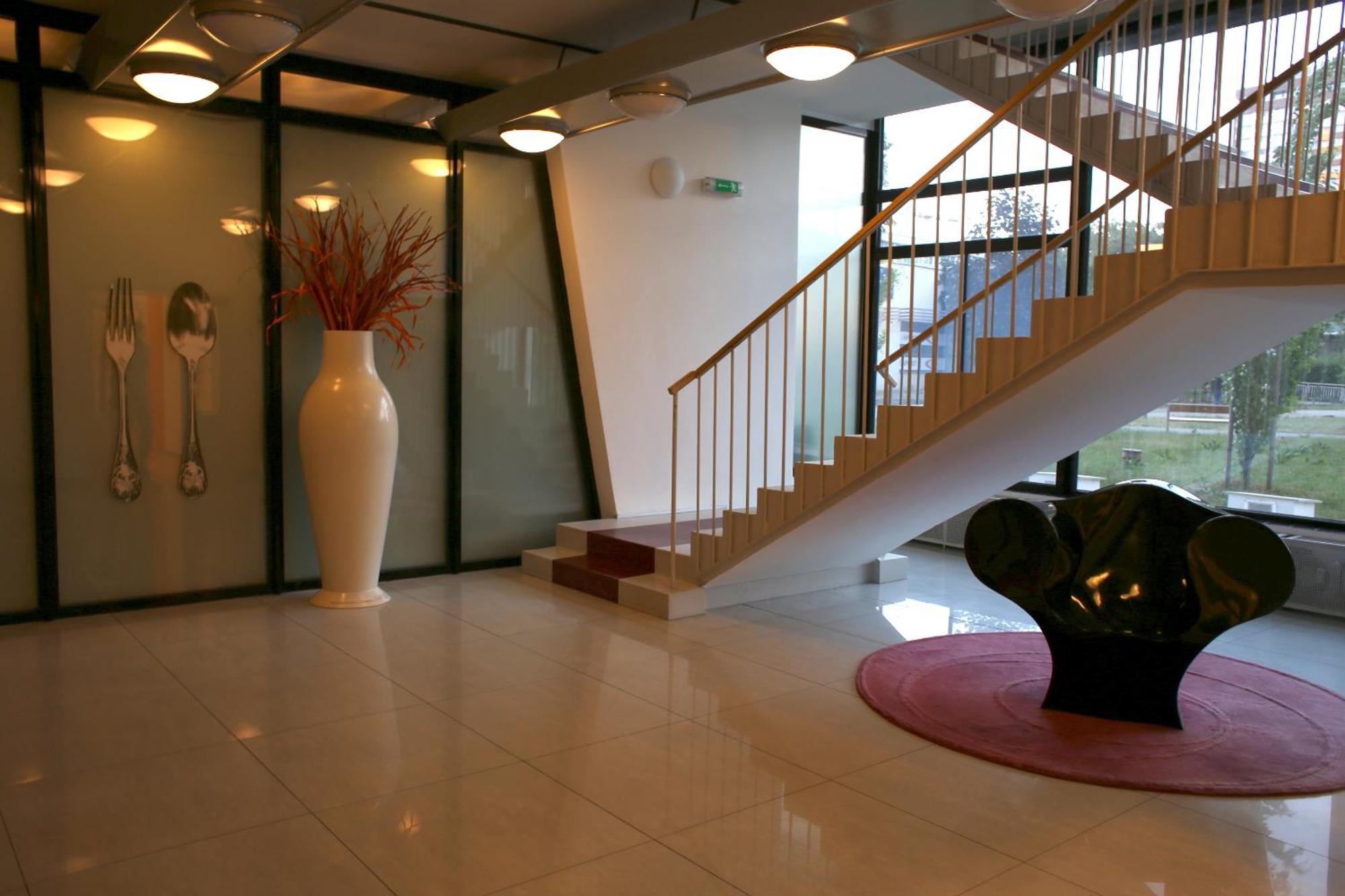 Golden Family Apartments ปราก ภายนอก รูปภาพ